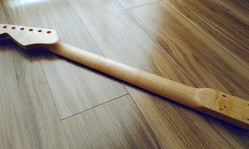 ものは試しにネックをオイルフィニッシュしてみた